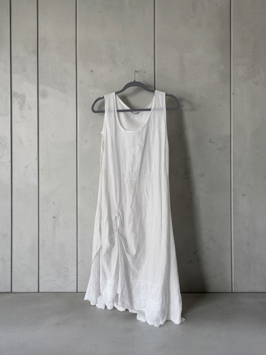 Bella Amore Dresses & Skirts - Bella Amore White Linen Scoop Neck Tank